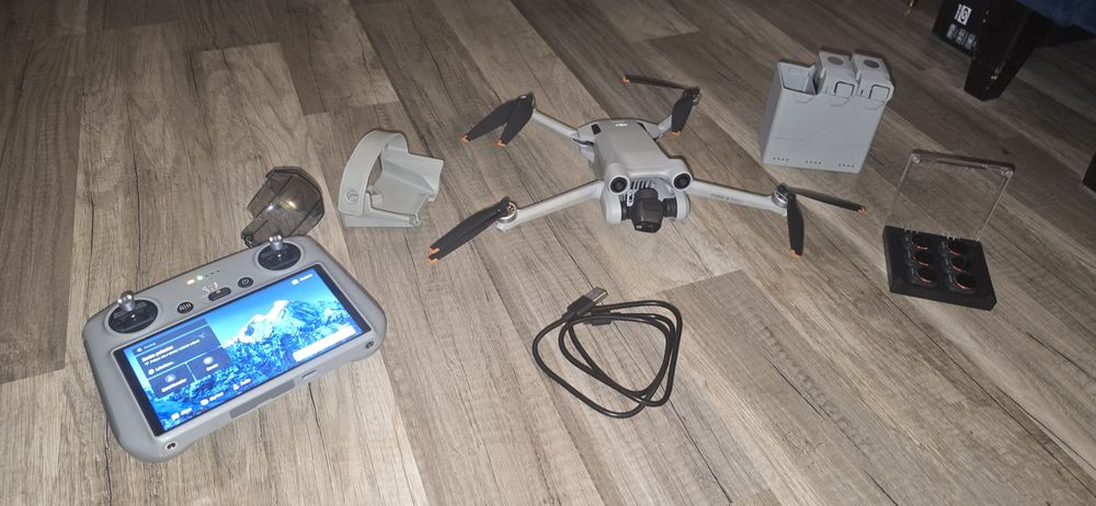Sprzedam dji mini 3 pro