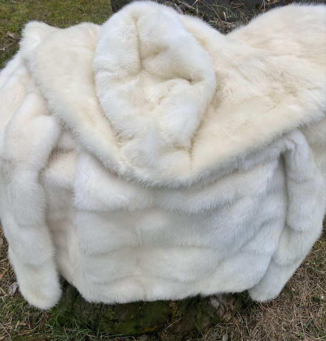 Норкова автоледі 48/50 , колір айворі , шикарна шубка з капюшоном !!!