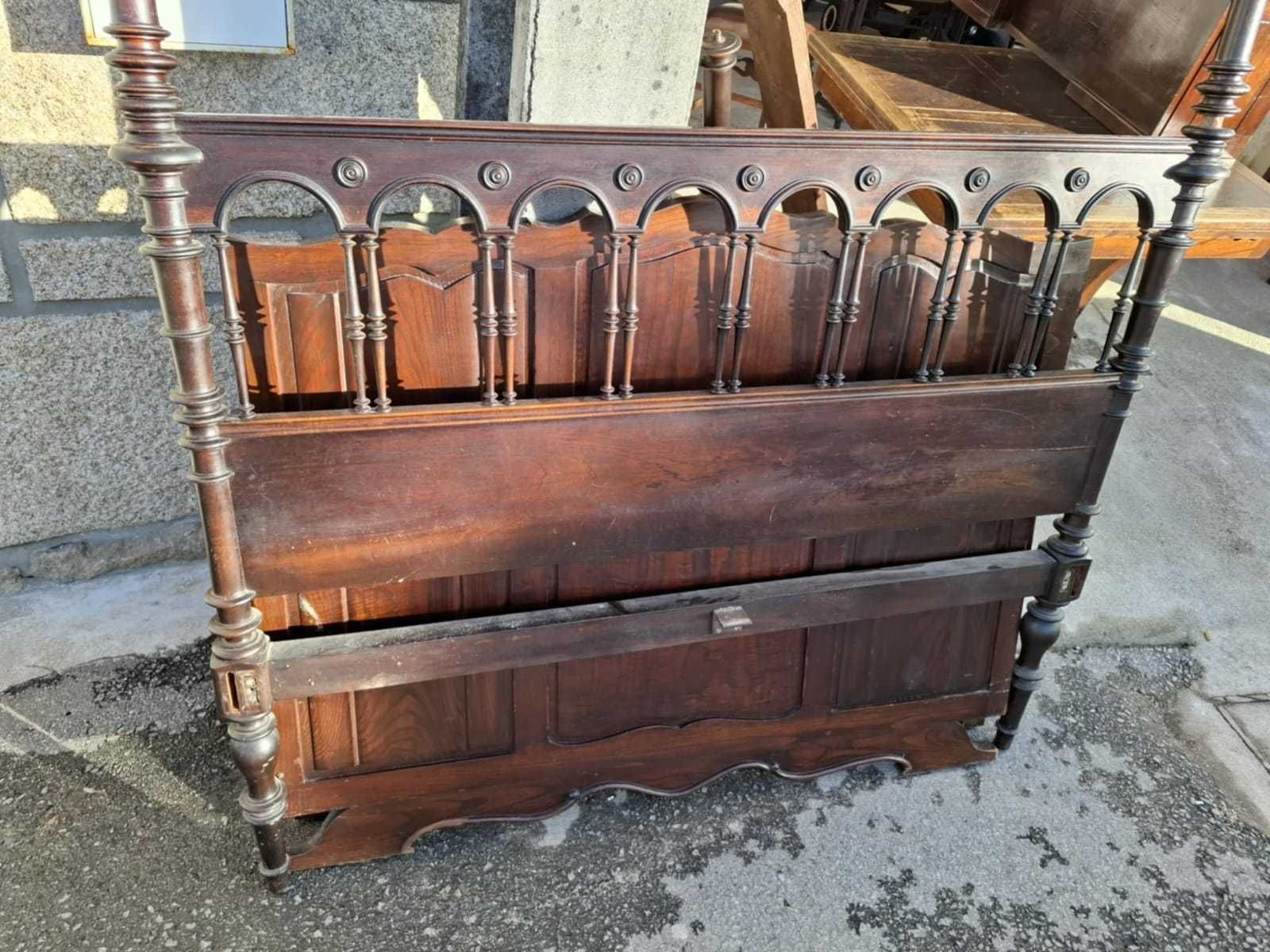 Cama casal com colchão