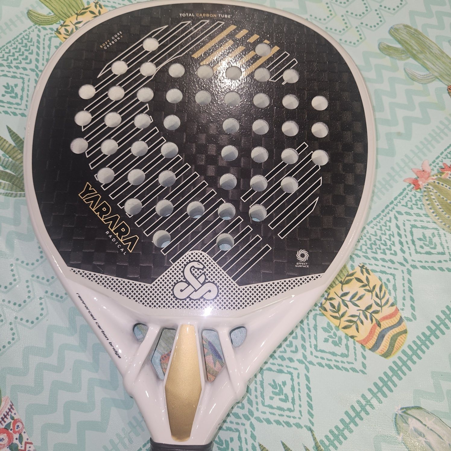 Raquete padel Vibora Yarara Radical 12K 2024 como nova