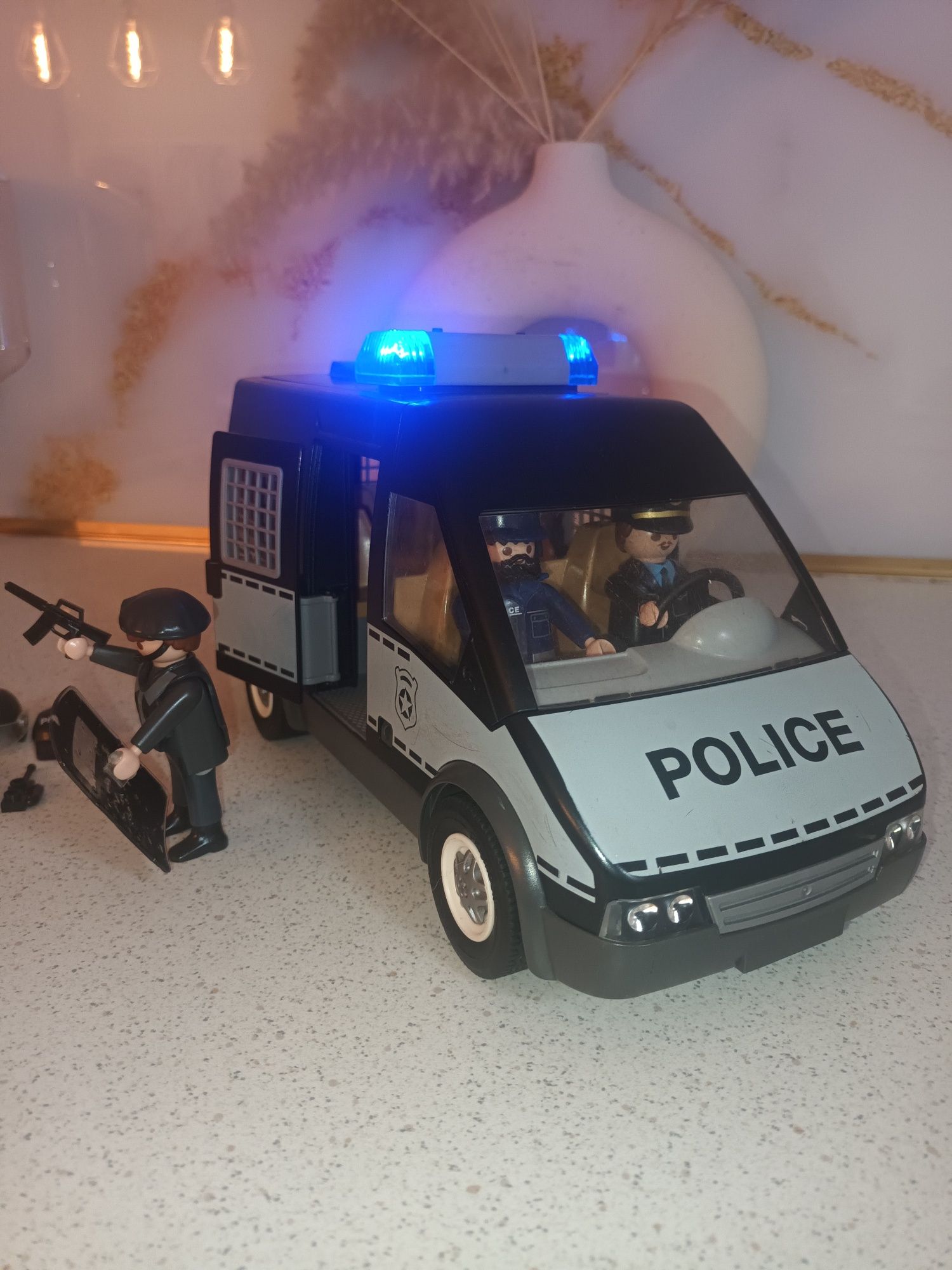 Playmobil policja wóz policyjny więźniarka światła i sygnały