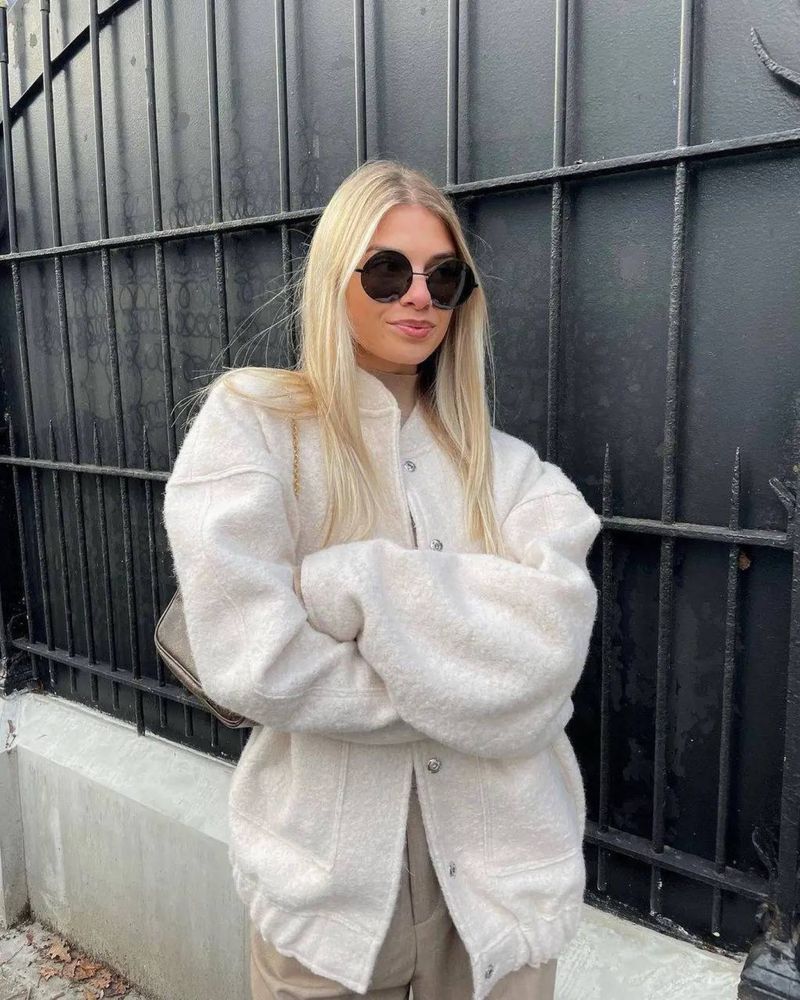 Молочный женский бомбер ZARA- Xs/S. Шерстяна куртка, рубашка, бомпер
