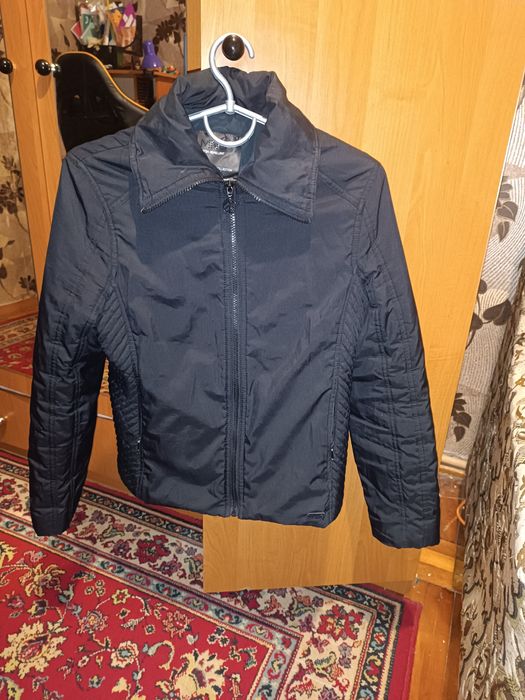 Жіноча курточка весна осінь