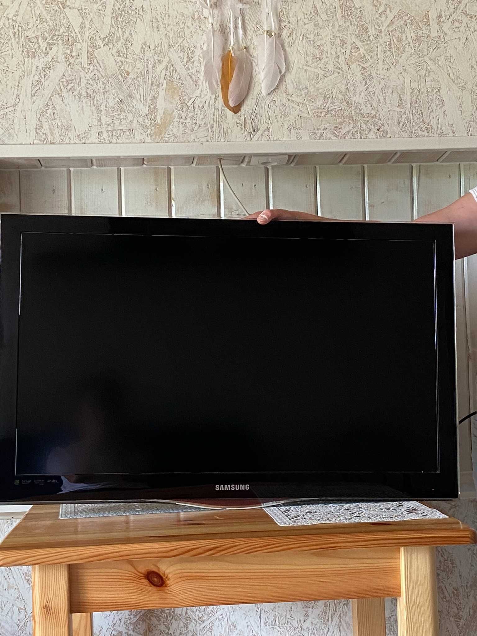 Telewizor SAMSUNG 37cali 100hz + pilot
