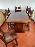 Mesa com 6 cadeiras em madeira de castanho maciça