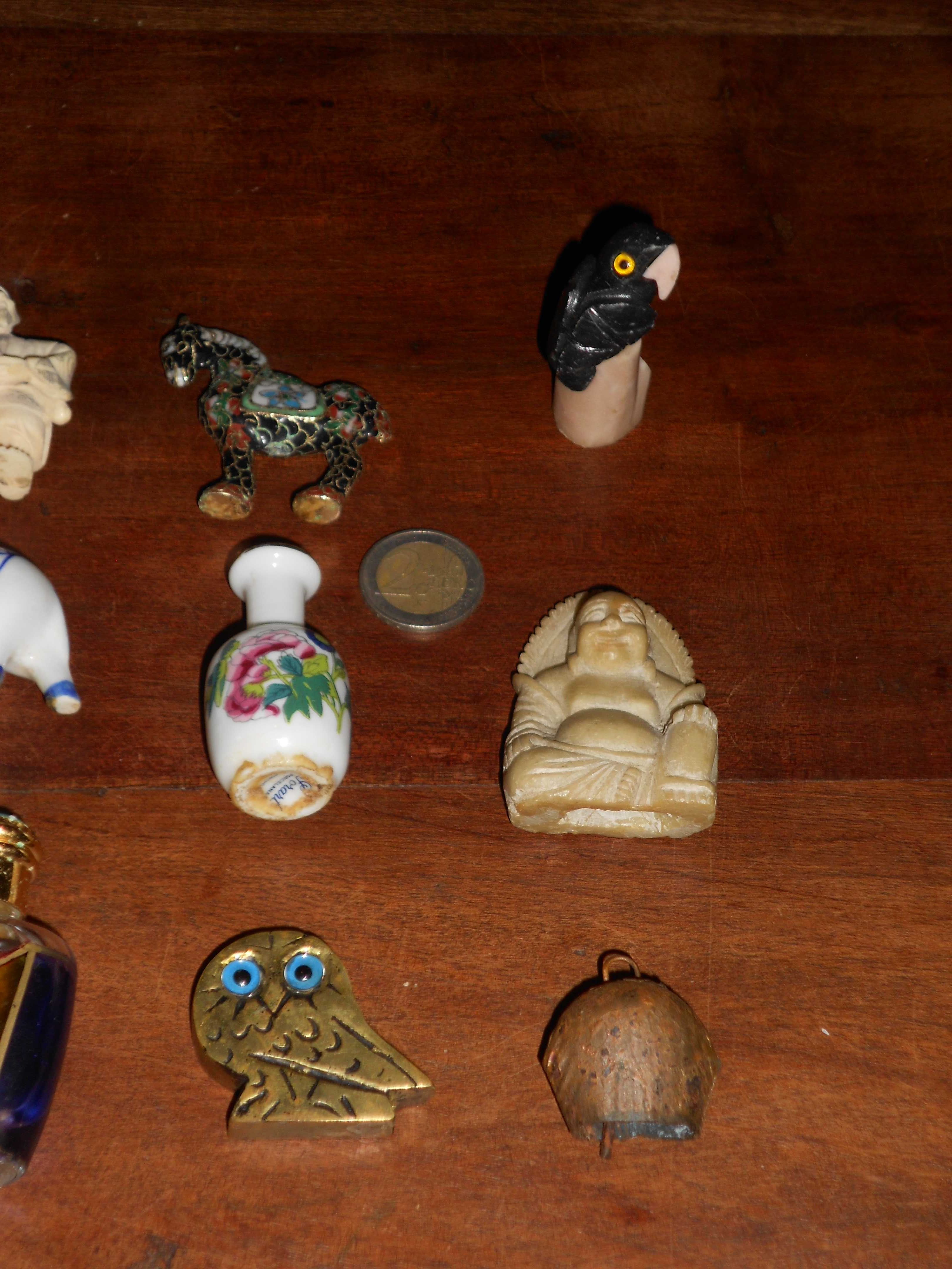 Miniaturas coleccionaveis diversas loiça latão e outros