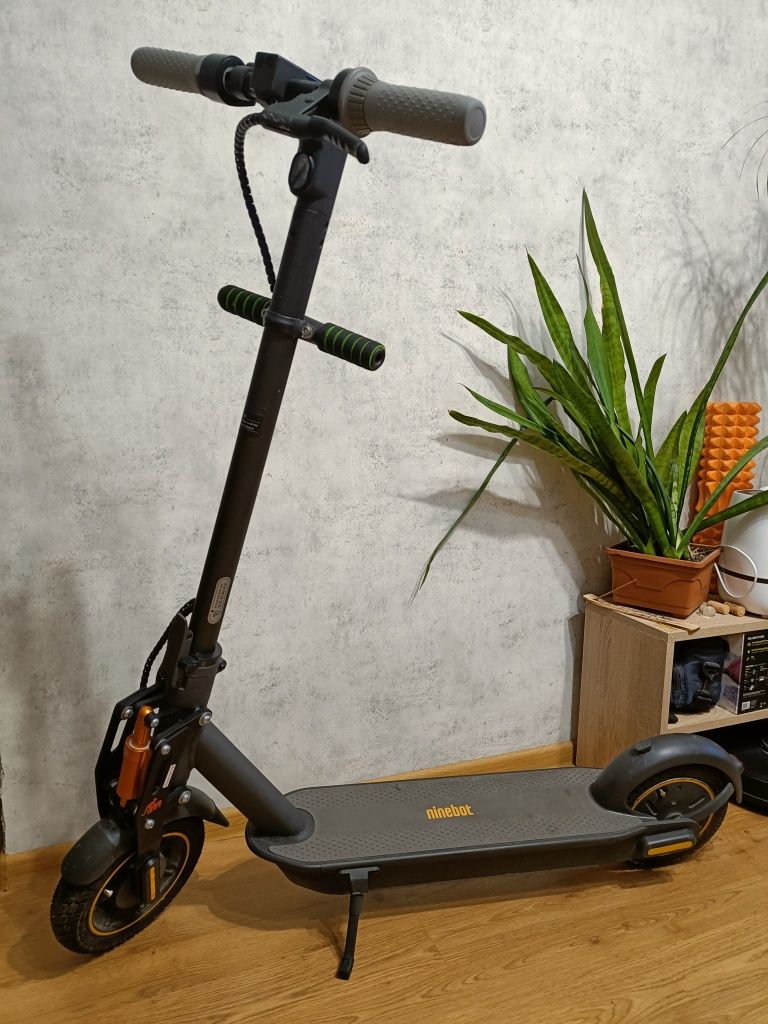 Електросамокат Ninebot g30 max