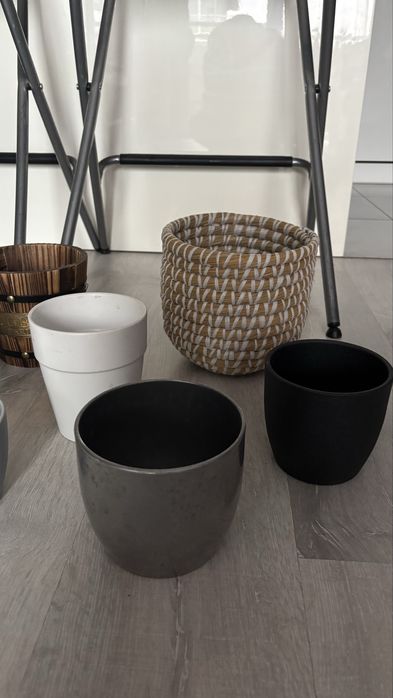 Zestaw 17 osłonek na doniczki