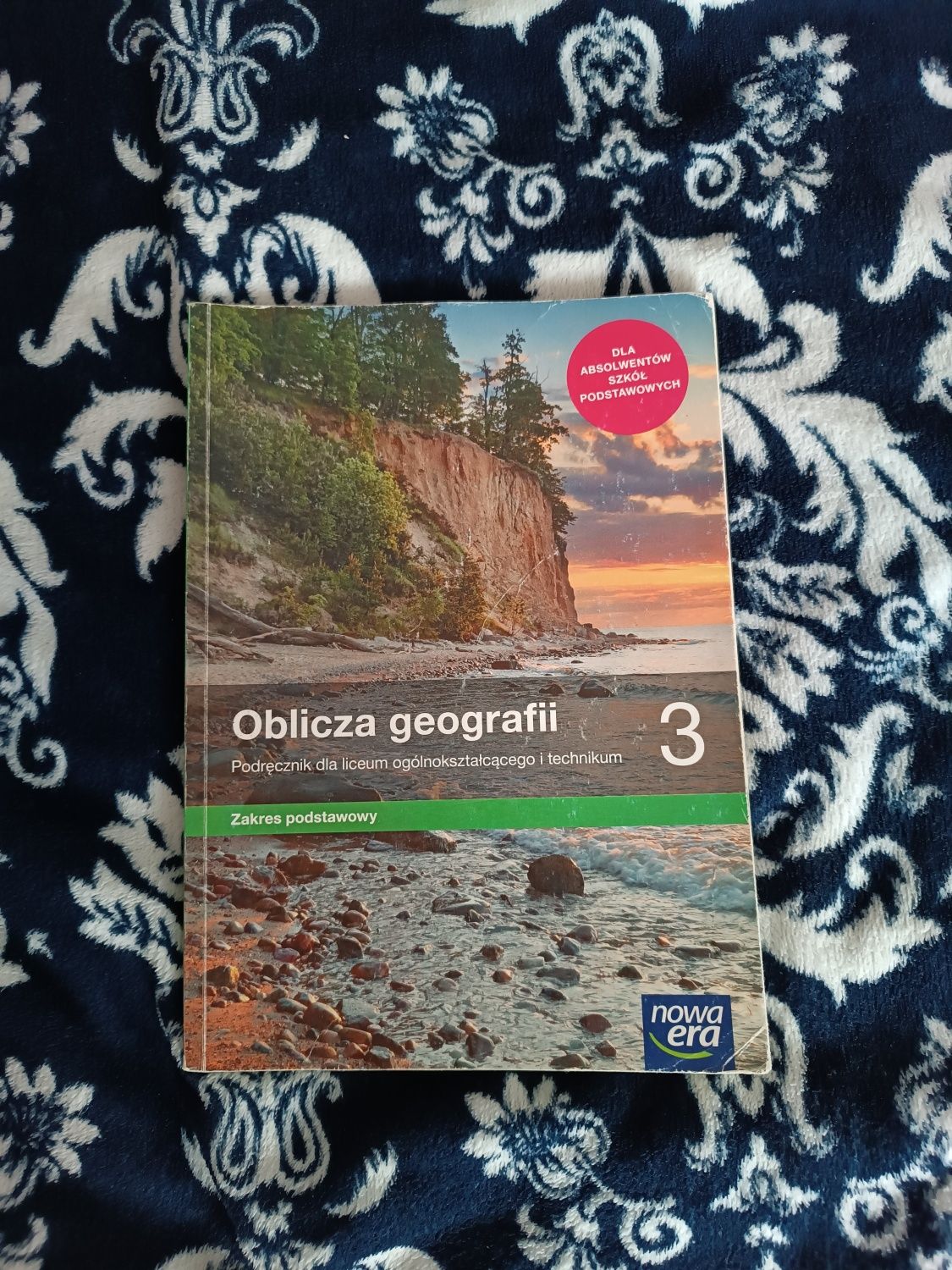 podręcznik "Oblicza geografii 3" zakres podstawowy Nowa Era
