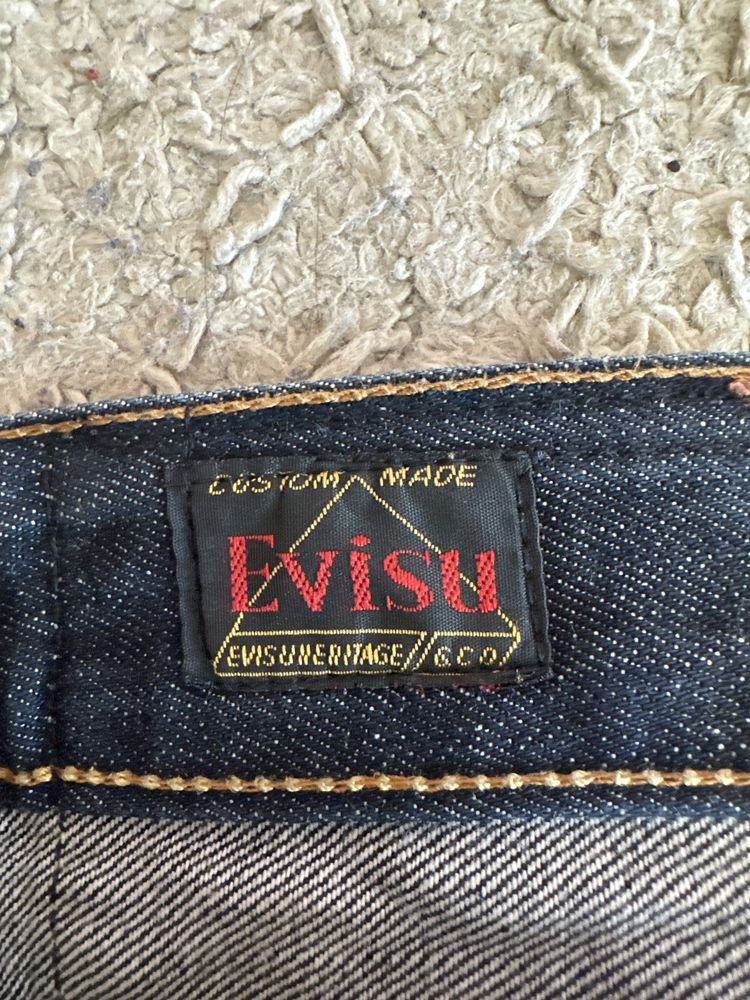 Джинси Evisu