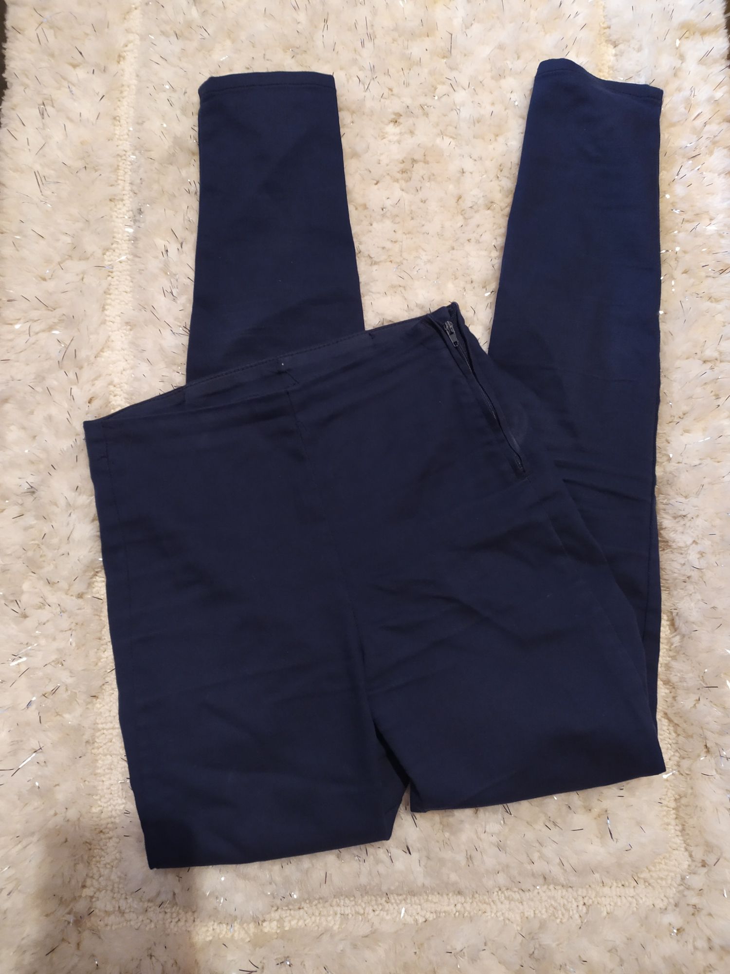Granatowe spodnie rurki z wysokim stanem XS h&M wysoki stan