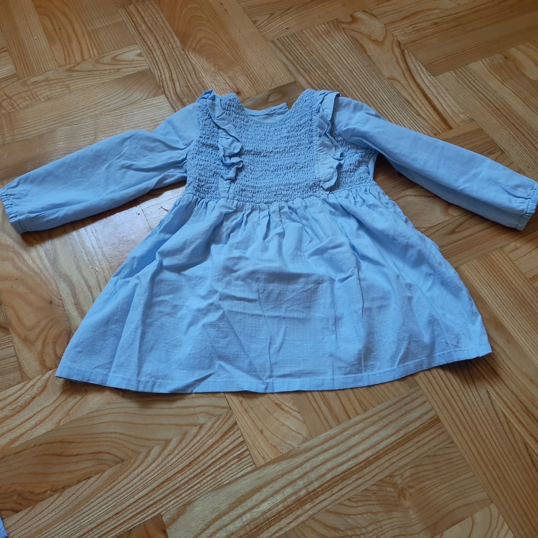 Jasnoniebieska sukienka reserved 92