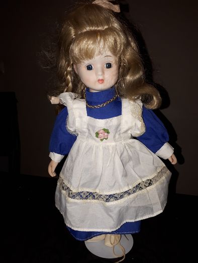 Boneca de porcelana