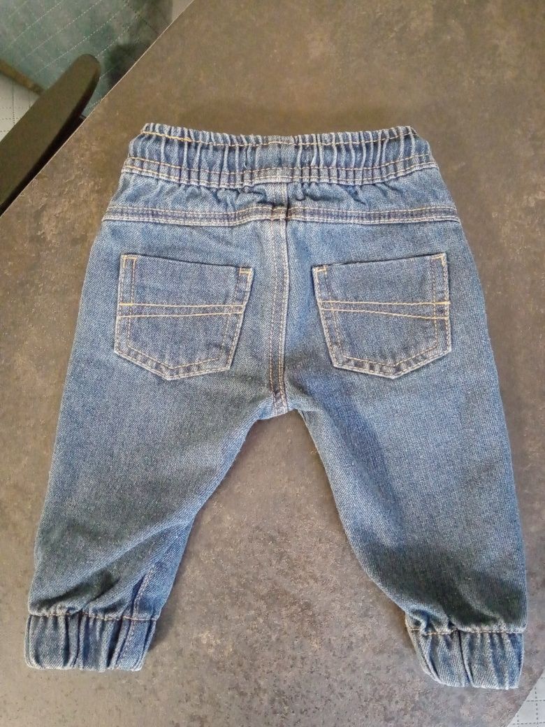 Бомбезные джинсы 6-9 месяцев
