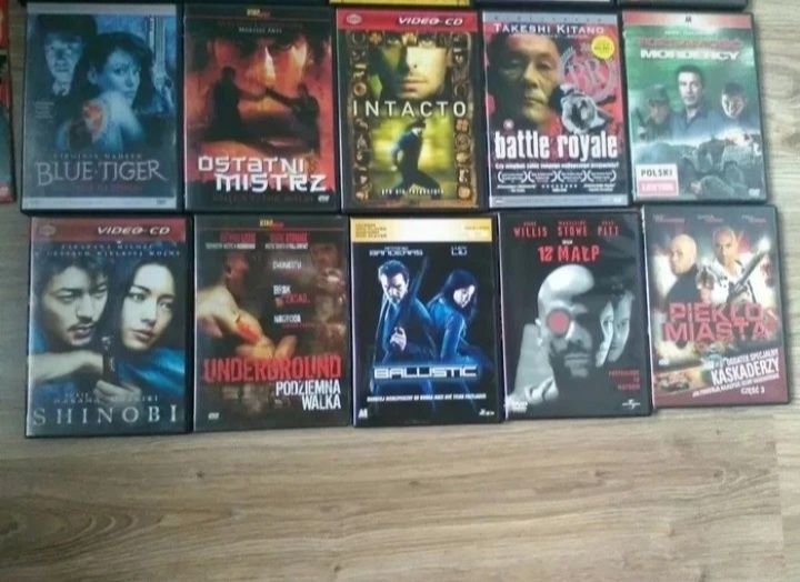 Zestaw Filmy DVD sensacyjne, karate,walki na miecze