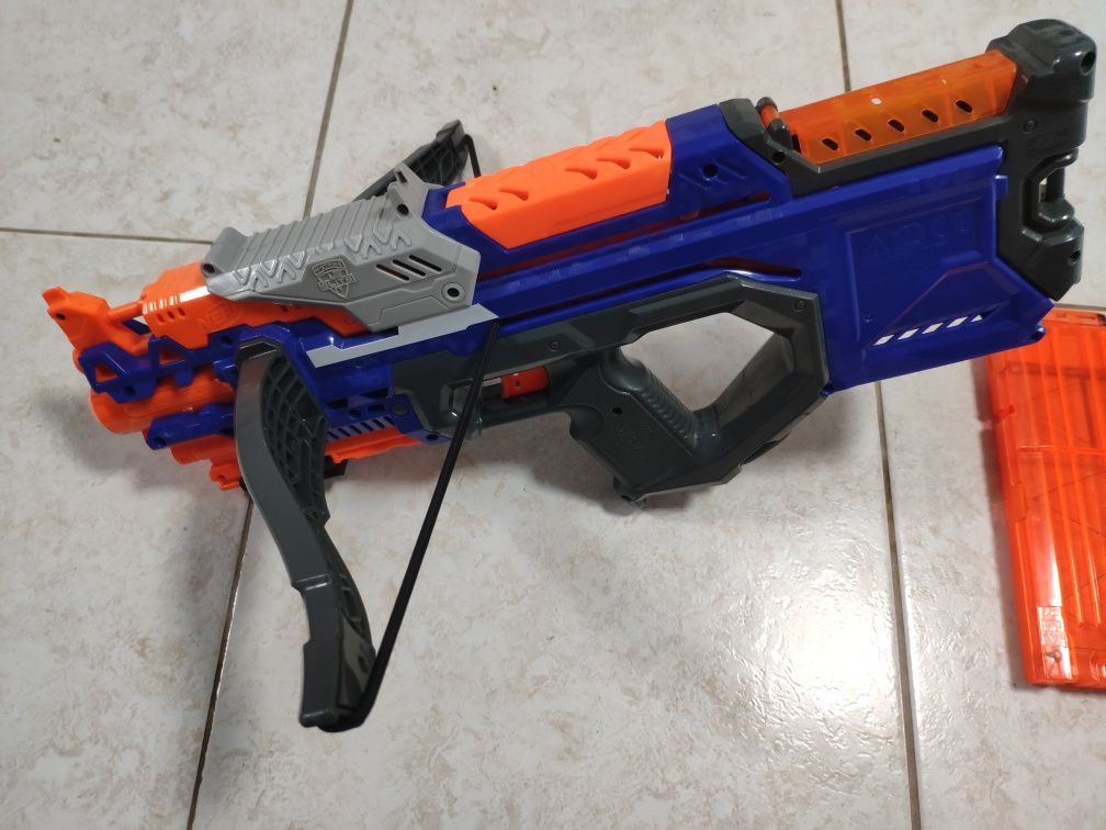 Nerf crossbolt + balas!