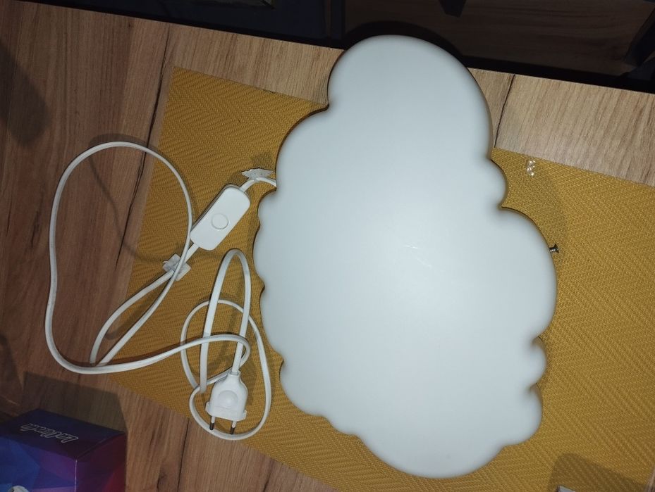 Lampka chmurka ścienna ikea