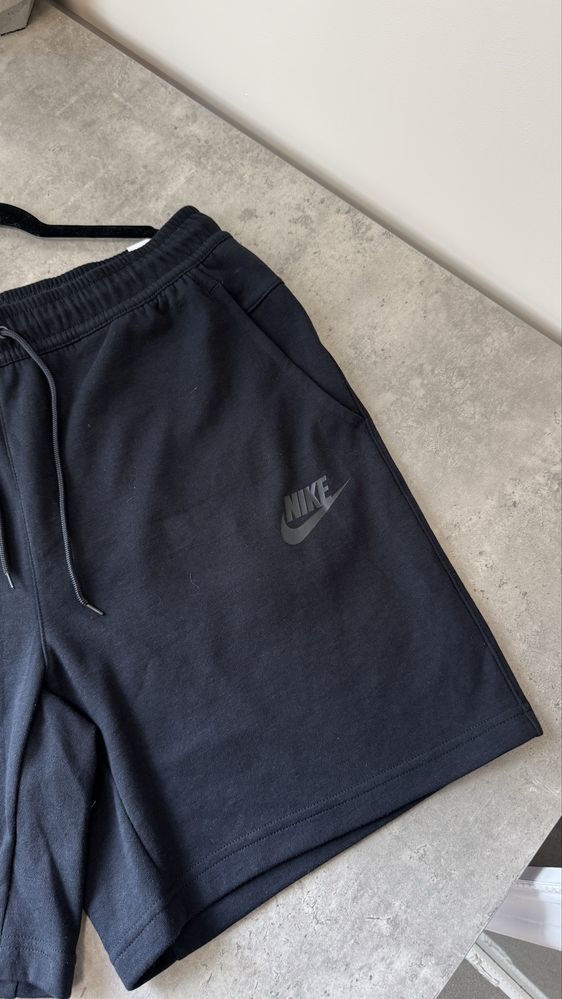 Оригінальні шорти Nike Tech Essentials