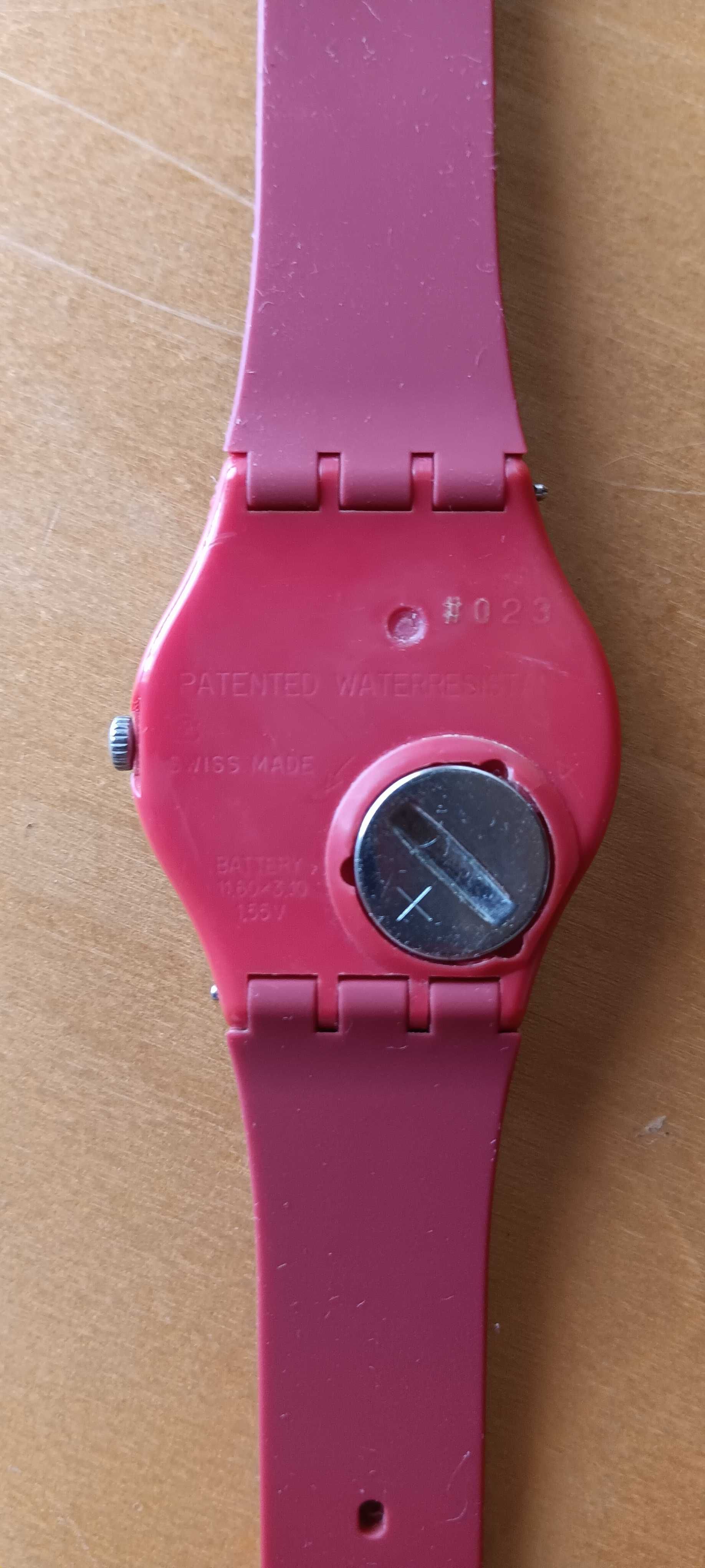Relógio Swatch vermelho