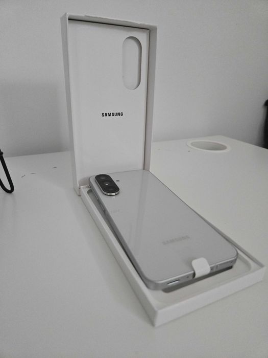 Samsung Galaxy A56 5G/256 GB/ Branco/ Como Novo