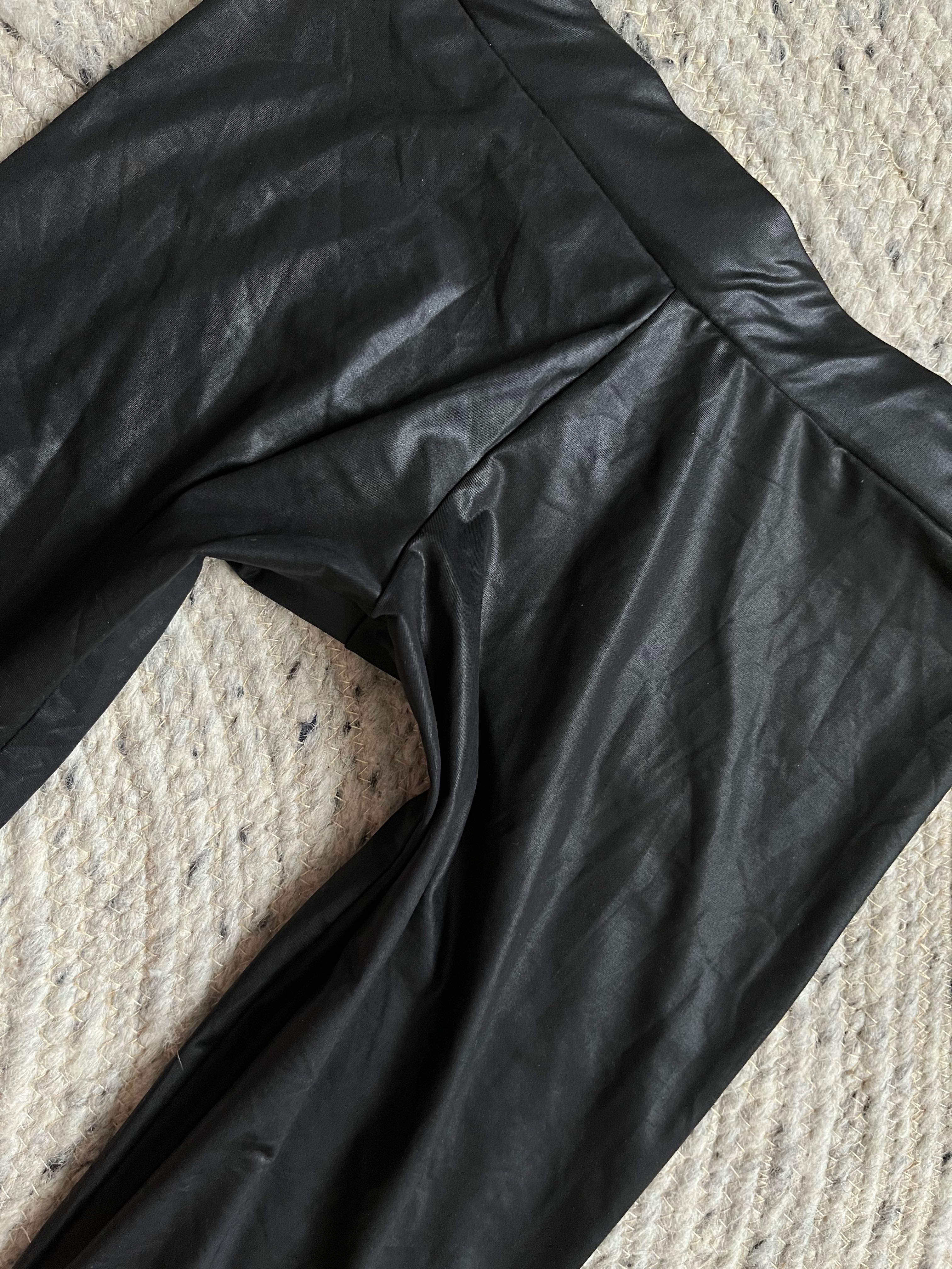 Gina Tricot nowe legginsy błyszczące imitacja skóry czarne S