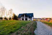Dom wielorodzinny bliźniak 260m2, działka 1240m2, spokojna okolica