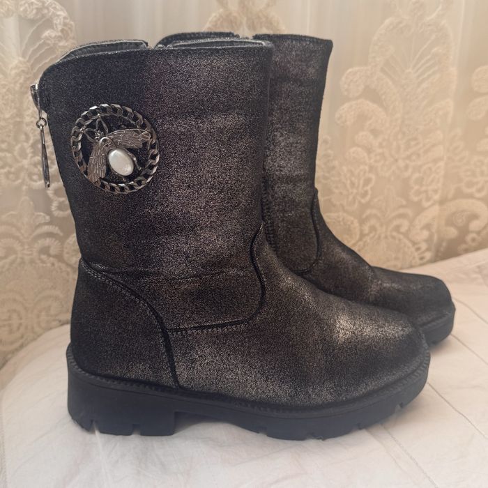 Продам зимові чобітки для дівчинки, розмір 30, ціна 200грн