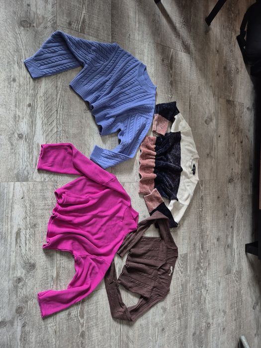 Paczka ubrań sweter spodnie dresowe nike tshirt bluza Hello kitty