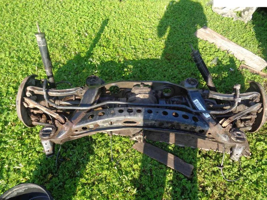 Балка Мерседес W124 задня підвіска W124 редуктор полуось