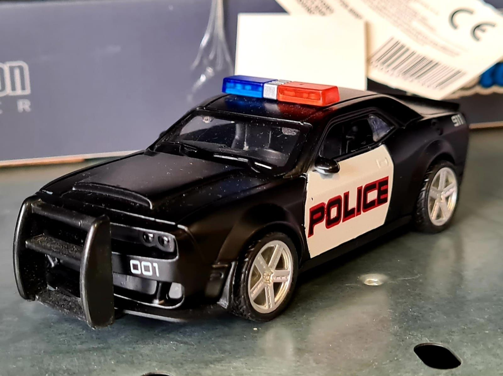 Nowy samochodzik autko policyjne Policja - zabawki