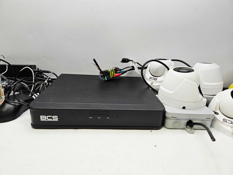 Zestaw monitoringu BCS  DYSK 1 TB  XVR 4CH + 4 kamery kopułowe