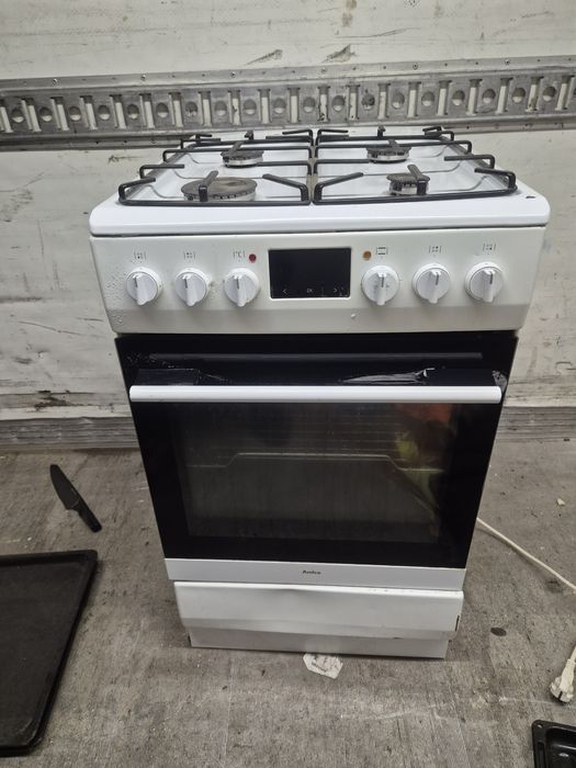 Kuchenka gazowaz piekarnikiem elektrycznym Amica