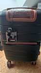Elegancka Walizka podróżna British Traveler czarna 56cm 38L TSA 4 koła