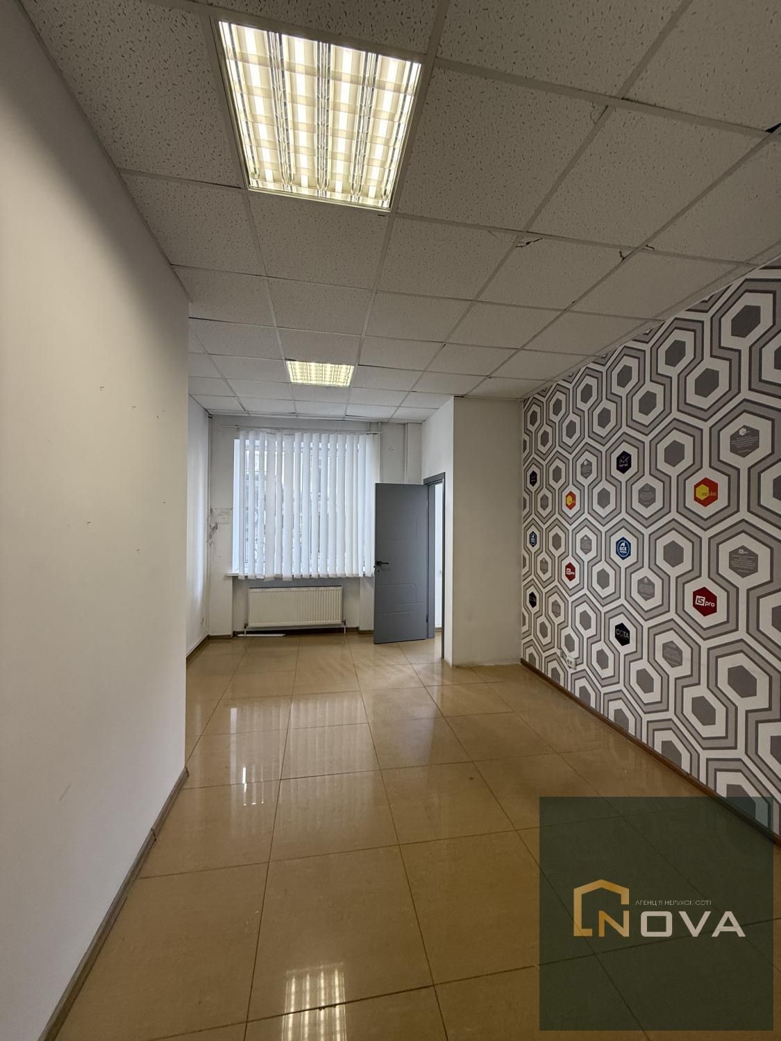 Оренда офісного приміщення 44 м² в Центрі.