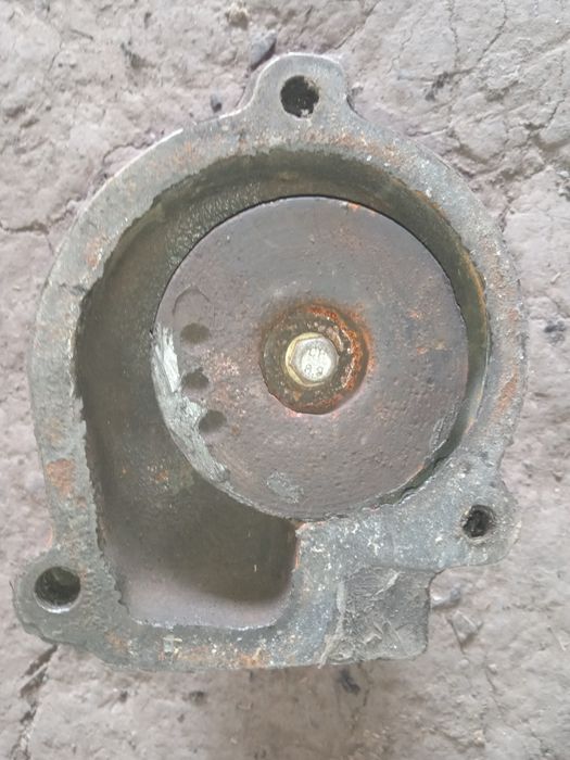 Продам помпу МТЗ 80 СРОЧНО