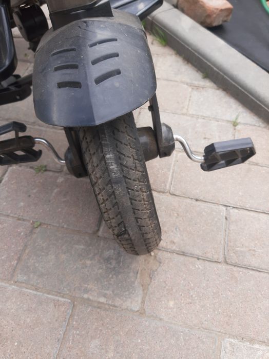 Продам детский трехколесный велосипед Azimut Neo.