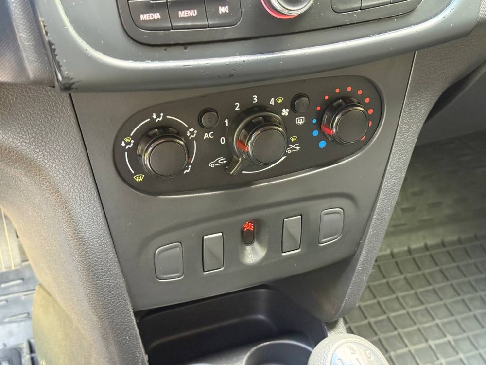 Renault Logan MCV 2013
