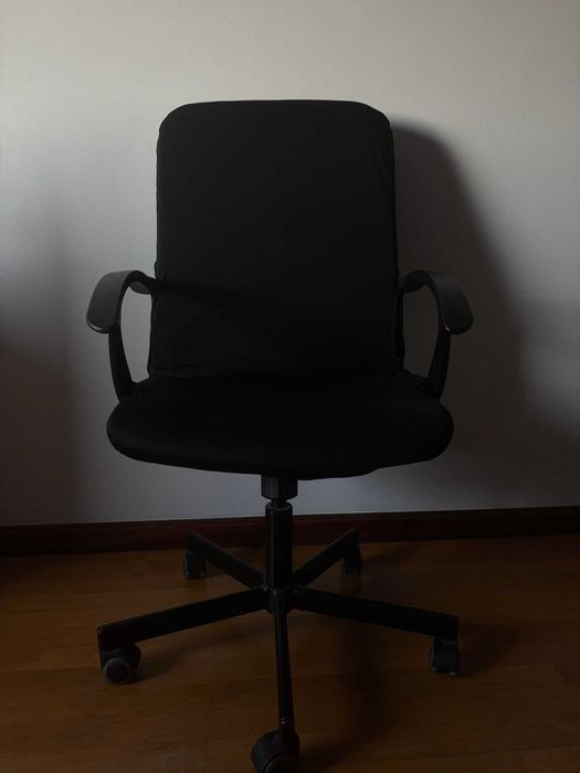 Cadeira de escritório – conforto + estilo