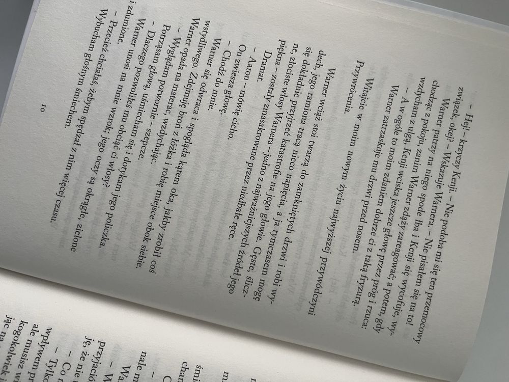 "Ulecz mnie" książka Tahereh Mafi