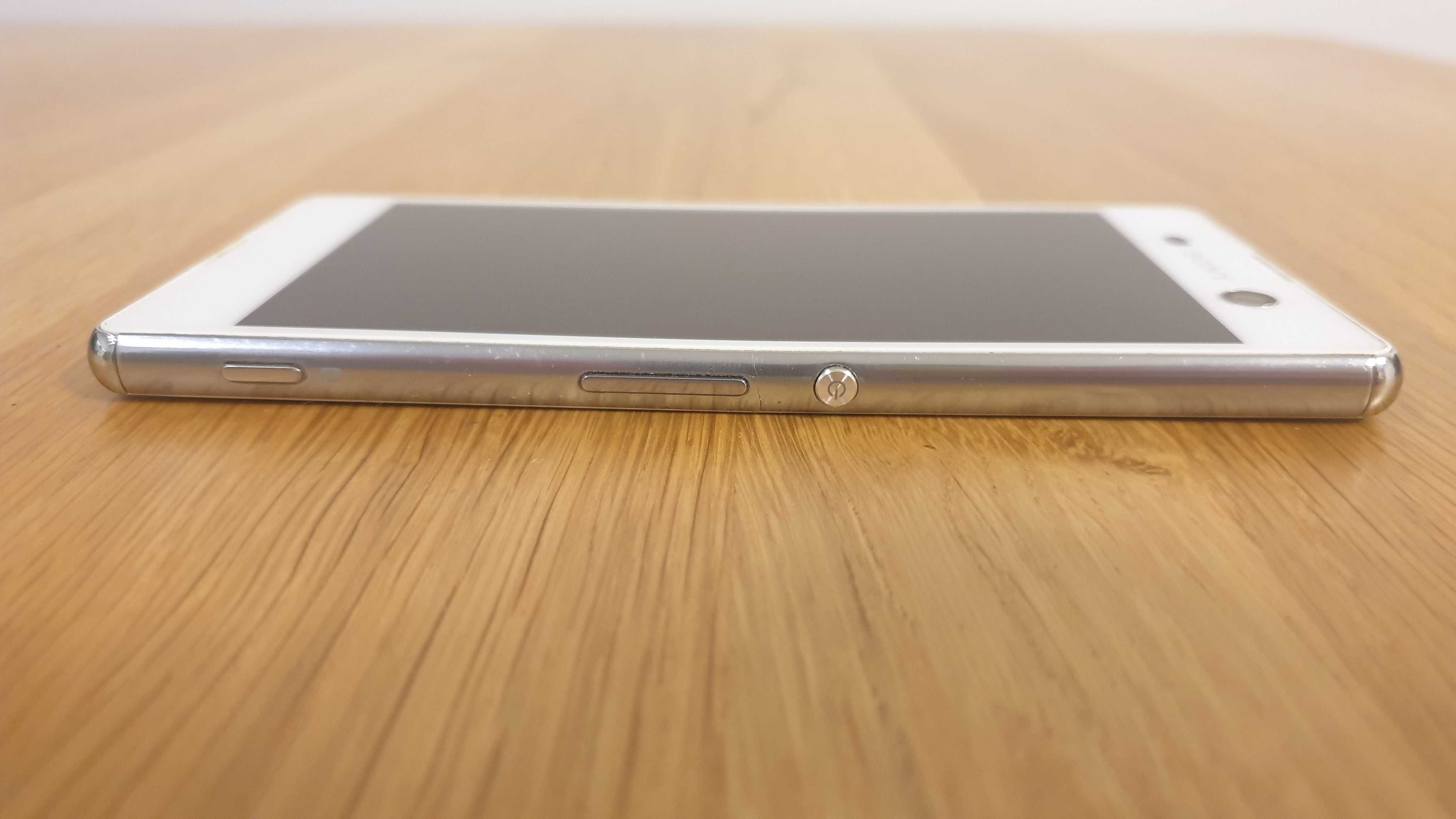 Telefon SONY XPERIA M5 model E5603