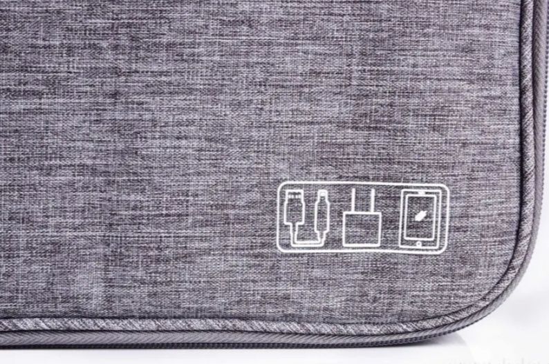 Dwupiętrowe etui organizer na kable i elektronikę