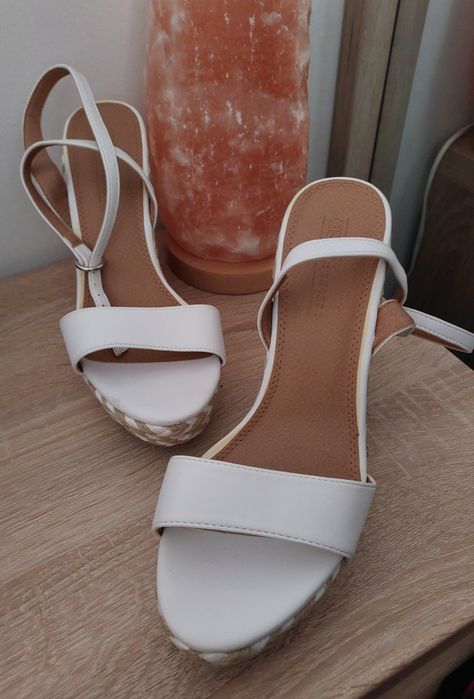 Śliczne białe sandały na koturnie Asos 40 (26cm)