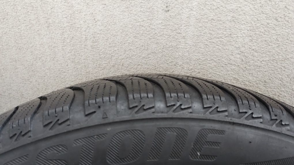 Opony całoroczne Bridgestone 185/60 R15 2szt