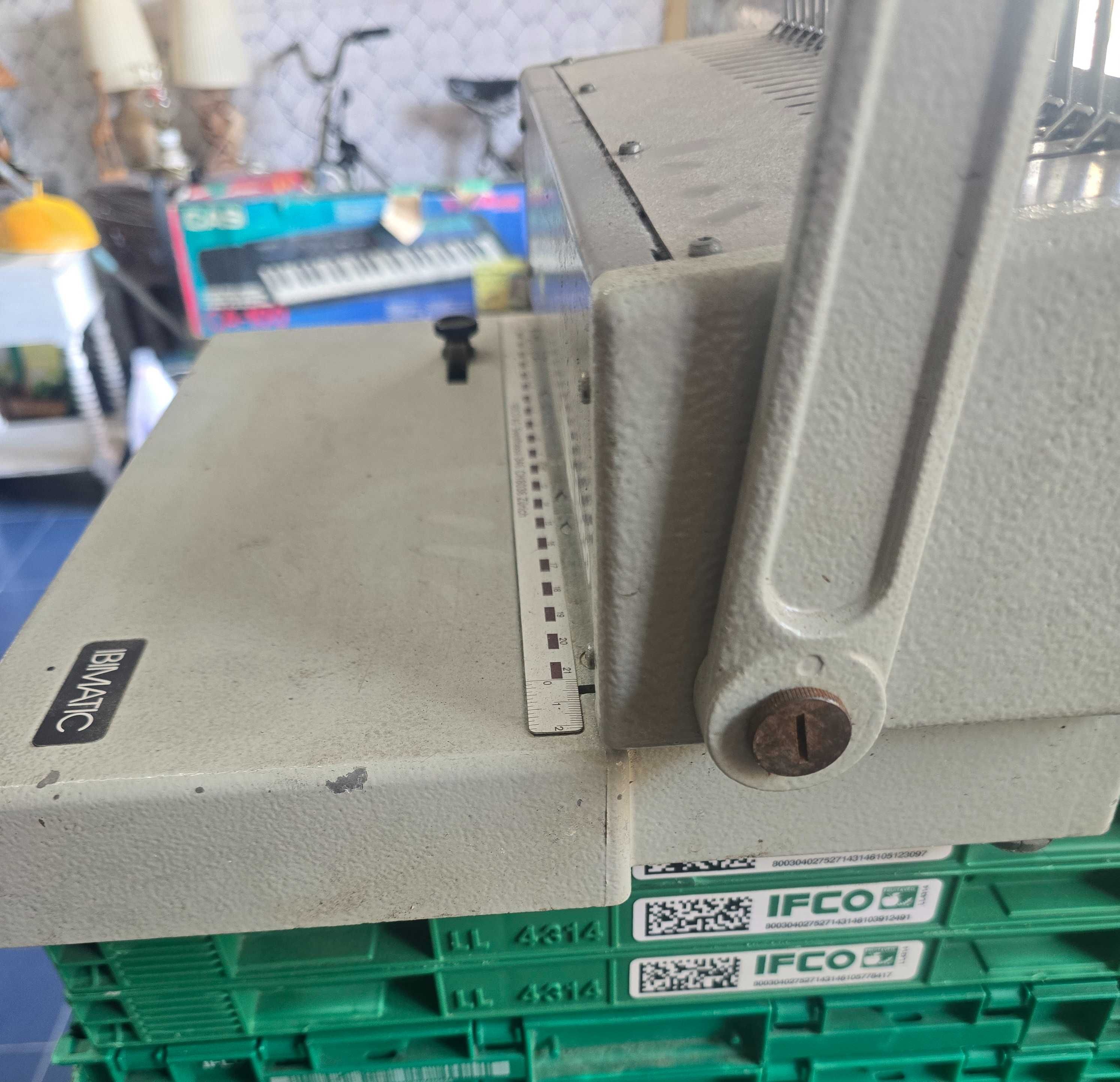 Maquina de encadernar em bom estado
