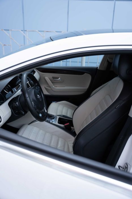 Продам автомобіль Volkswagen Passat в максимальній комплектації