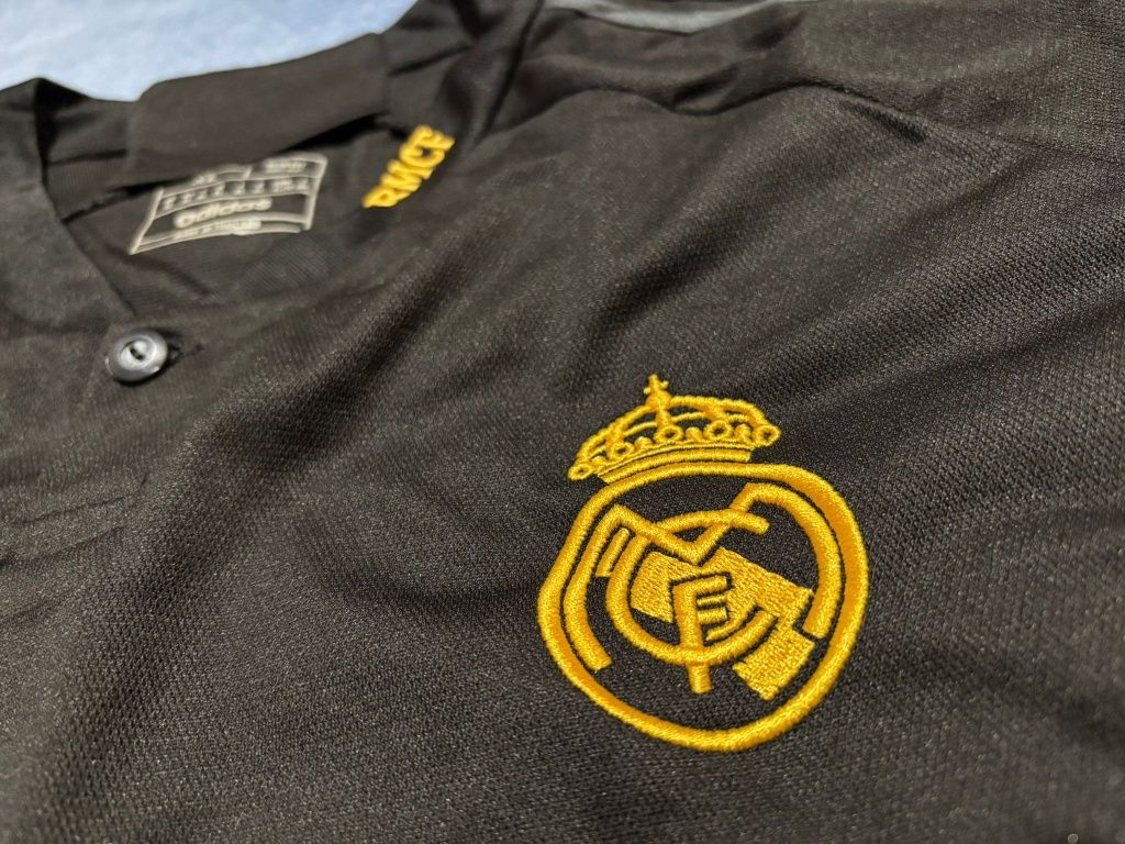 Camisola Real Madrid preta