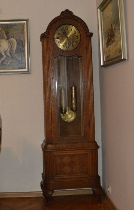 stary stojący zegar Gustaw Becker