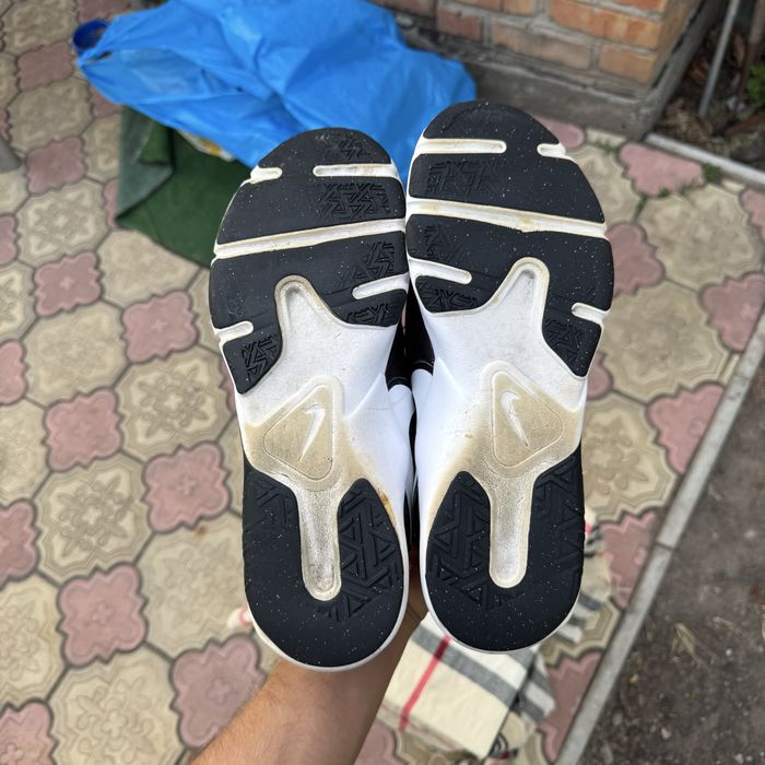 Кроссовки Nike Legend Essential 2, 44,5 размер, Оригинал, Кросівки