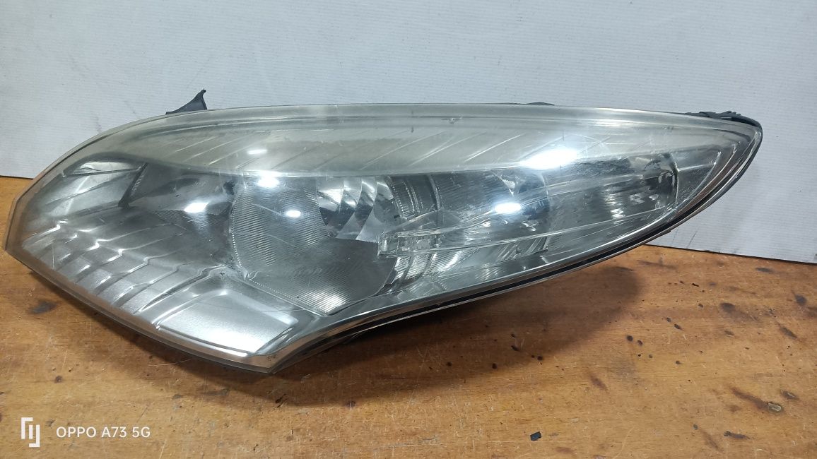 Farol Renault Megane 3 ótica 2009