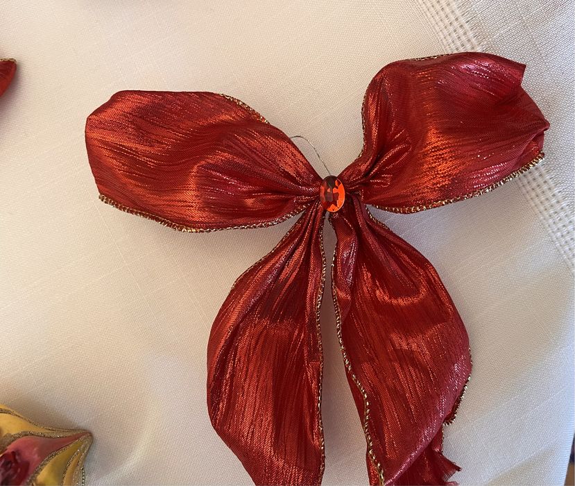 Luxuosas decoraçǒes para árvore de Natal